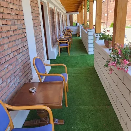 Hotel Pensiunea Hanul Huniazilor 3*