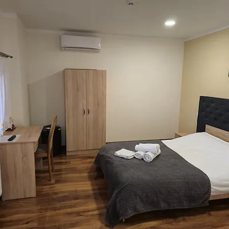 Pensiunea Hanul Huniazilor 3*